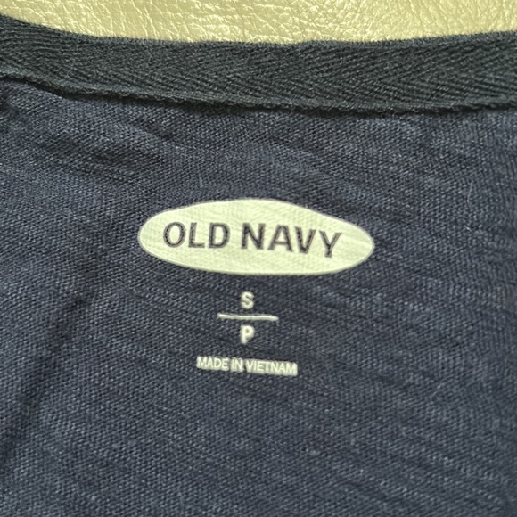 Old Navy casual top - Picture 2 of 4